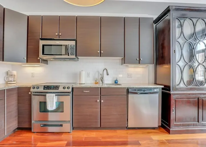 Knockout Loft- Near Plant Riverside